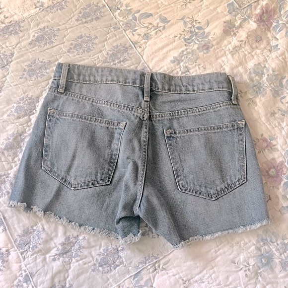 GAP Shorts - Picture 2 of 6